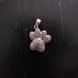 🐾Paw Print Pendant w/ black diamond chip